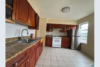 752 Boston Avenue #2fl, Bridgeport, CT 06610 - Photo 2