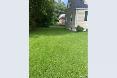 236 Goldenrod Avenue, Bridgeport, CT 06606 - Photo 20