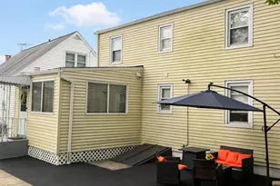236 Goldenrod Ave, Bridgeport, CT 06606 - Photo 18