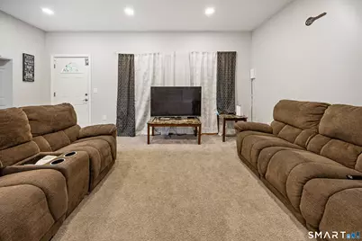 12 Columbus Avenue, Meriden, CT 06451 - Photo 6