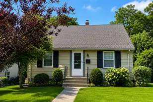 12 Windsor Rd, Hamden, CT 06517 - Photo 2