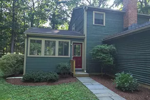 51 Foxwood Rd S, Guilford, CT 06437 - Photo 4