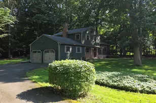 51 Foxwood Rd S, Guilford, CT 06437 - Photo 2