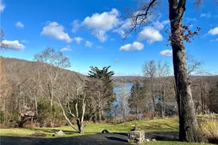 41 Candlewood Dr, New Fairfield, CT 06812 - Photo 2