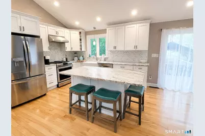 31 Circlewood Drive, Berlin, CT 06037 - Photo 2