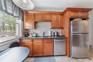 912 Corbin Ave, New Britain, CT 06052 - Photo 10