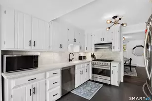 86 Benson Pl, Fairfield, CT 06824 - Photo 12