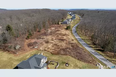 110 Windsor Court, Avon, CT 06001 - Photo 4