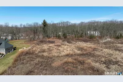 110 Windsor Court, Avon, CT 06001 - Photo 2