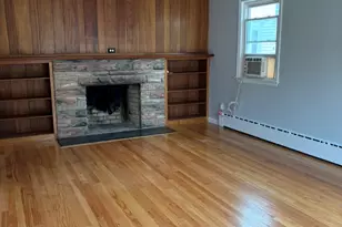 195 Alpine St, Bridgeport, CT 06610 - Photo 2