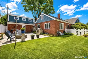 13 Crescent Bluff Ave, Branford, CT 06405 - Photo 12