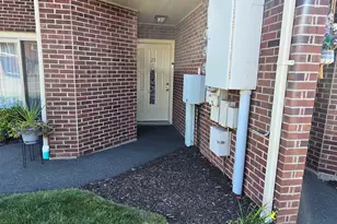 295 Redstone Hl Rd, Bristol, CT 06010 - Photo 2