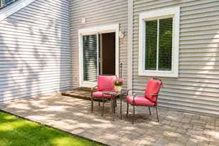 37 Country Pl, Shelton, CT 06484 - Photo 8