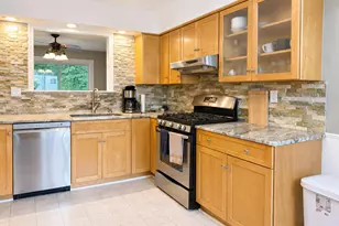 37 Country Pl, Shelton, CT 06484 - Photo 2
