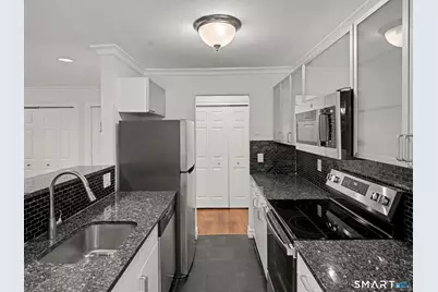 180 Glenbrook Road #9, Stamford, CT 06902 - Photo 2