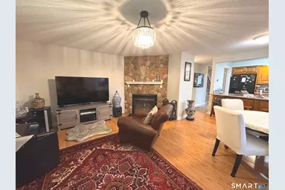 172 Beacon Hill Common #172, Beacon Falls, CT 06403 - Photo 4