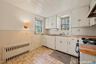 12 Greenhurst Rd, West Hartford, CT 06107 - Photo 12