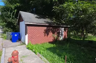 17 Daniel St, Norwich, CT 06360 - Photo 4
