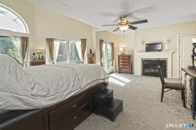 127 Harbour Close Close #127, New Haven, CT 06405 - Photo 32