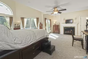 127 Harbour Close Close, New Haven, CT 06405 - Photo 32
