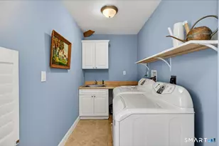284 Shore Dr, Branford, CT 06405 - Photo 30