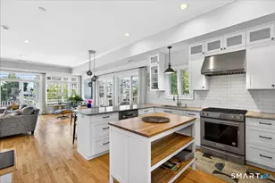 284 Shore Dr, Branford, CT 06405 - Photo 10