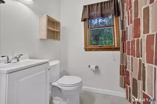 22 Robinwood Rd, Hamden, CT 06517 - Photo 30