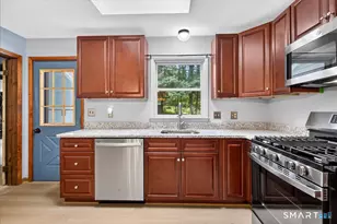 22 Robinwood Rd, Hamden, CT 06517 - Photo 10