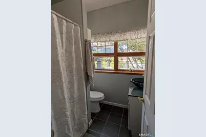 12 Smith Street, East Haven, CT 06512 - Photo 18