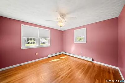 17 Queen Street, Enfield, CT 06082 - Photo 16