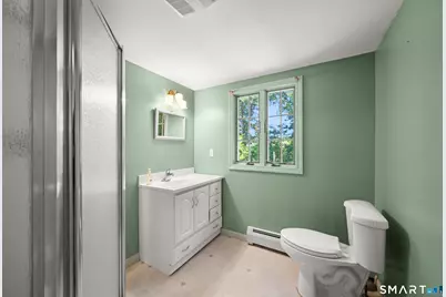 17 Queen Street, Enfield, CT 06082 - Photo 20