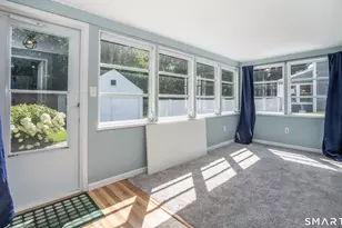 24 Colonial St, West Hartford, CT 06110 - Photo 14