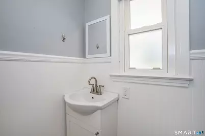 24 Colonial Street, West Hartford, CT 06110 - Photo 16