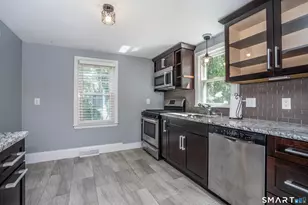 24 Colonial St, West Hartford, CT 06110 - Photo 12