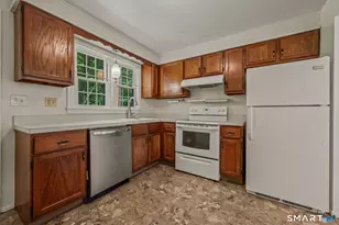 414 Robin Ct, Cheshire, CT 06410 - Photo 4