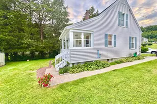 24 Russell St, Naugatuck, CT 06770 - Photo 2