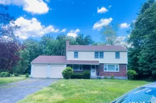 15 Butternut Dr, Bloomfield, CT 06002 - Photo 1