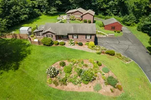 6 Meadow Brook Rd, Newtown, CT 06470 - Photo 2