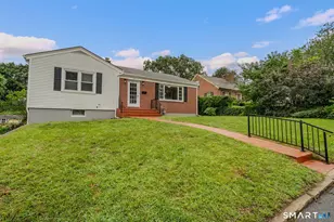 45 Mansfield Rd, New London, CT 06320 - Photo 4