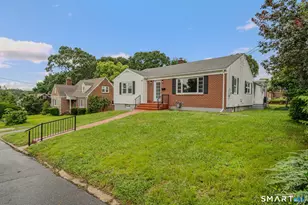 45 Mansfield Rd, New London, CT 06320 - Photo 2