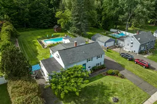 11 Trumbull Dr, Wallingford, CT 06492 - Photo 4