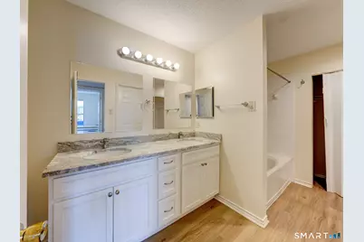 31 High Street #5307, East Hartford, CT 06118 - Photo 16