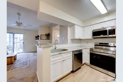 31 High Street #5307, East Hartford, CT 06118 - Photo 8