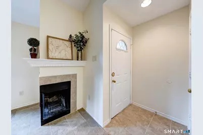 31 High Street #5307, East Hartford, CT 06118 - Photo 2