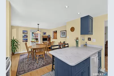 16 Quaker Lane, Waterford, CT 06375 - Photo 8
