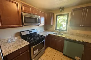 207 High Top Cir W, Hamden, CT 06514 - Photo 4