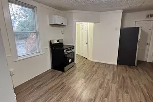 106 Birch St, Manchester, CT 06040 - Photo 2