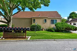 138 Bison Ln, Stratford, CT 06614 - Photo 2