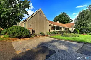 138 Bison Ln, Stratford, CT 06614 - Photo 4