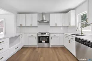 59 Lenox Ave, Stratford, CT 06615 - Photo 2